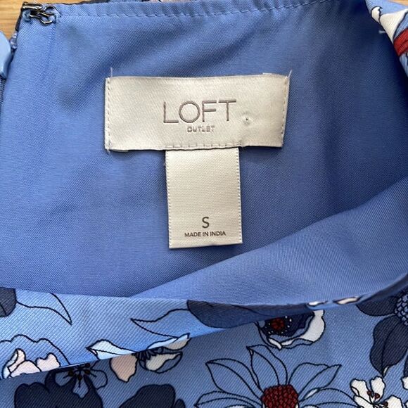 Loft Blue Floral Flutter Sleeve Dress Size Small - Picture 4 of 5